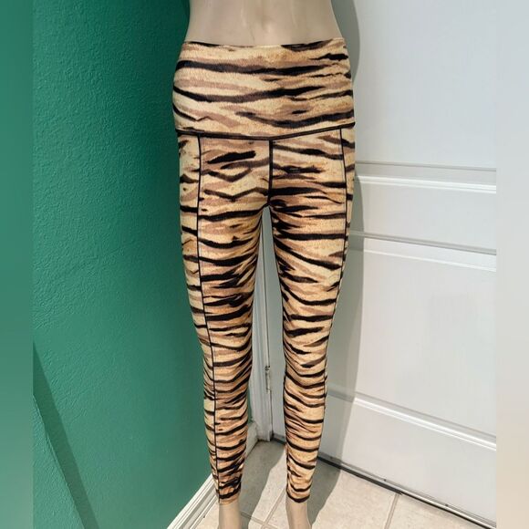 Women's Tiger Stripe Leggings - Picture 7 of 9